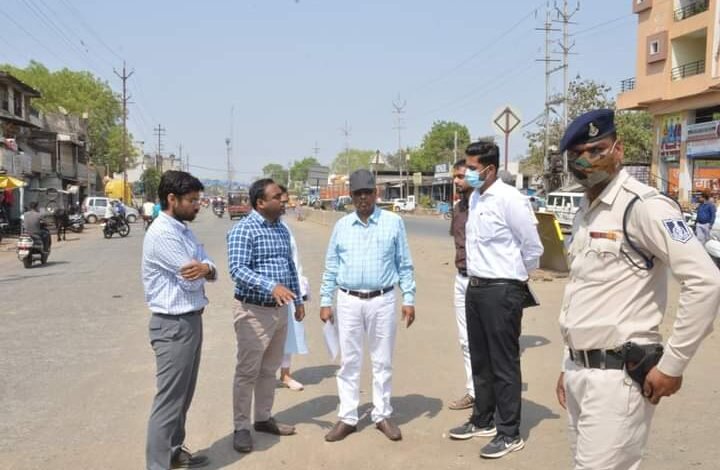 चिलचिलाती धूप में जबलपुर कलेक्टर-निगमायुक्त का निरीक्षणः दमोहनाका से मदनमहल फ्लाई ओव्हर निर्माण देखा 1 30c5ca96 7f3a 49d1 be1f 3b64eba2e232