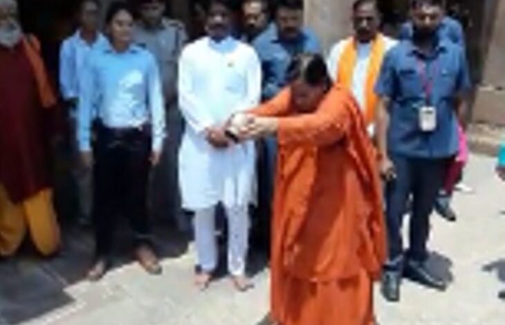 शिव मंदिर से उमा की हुंकार : ताला नहीं खुलने तक अन्न त्यागा 1 43 1649663387