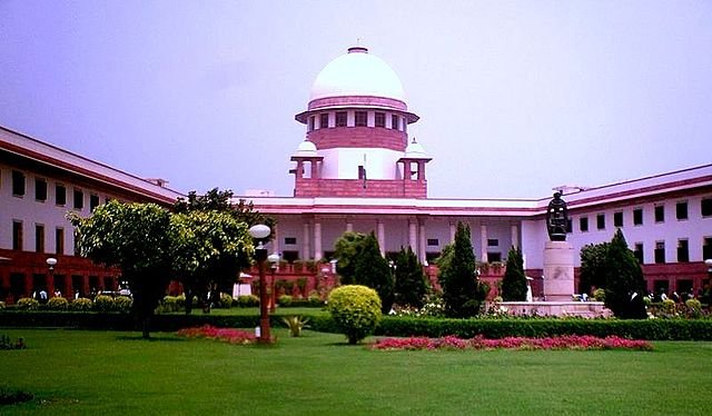 बुलडोजर चलने के खिलाफ सुप्रीम कोर्ट में याचिका दायर : मदनी ने कहा- अदालत के आदेश के बिना किसी का मकान-दुकान न ढहाएं 1 640px Supreme Court of India Retouched