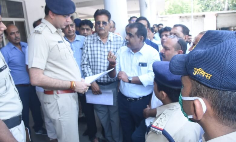 दवा बाजार में असामाजिक तत्व मचा रहे आतंक : व्यवसाईयों ने पुलिस अधीक्षक को सौंपी शिकायत 1 WhatsApp Image 2022 04 22 at 12.57.13 PM 1