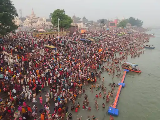 'भए प्रगट कृपाला दीन दयाला कौशल्या हितकारी : 30 लाख रामभक्तों की भीड़, फूलों से सजे 10 हजार मंदिर 2 ayodhya ram janma bhumi 1649556510