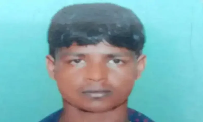 पाकिस्तान की जेल से लौटा युवक : 12 साल पहले जिस बेटे का श्राद्ध किया था, देखते ही मां फफककर रोने लगी 1 imgonline com ua compressed oqvbb0sjIlrj