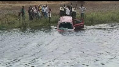 गौर नदी में समा गई अल्टो कार: तीन लोग गंभीर रूप से घायल 9 IMG 20220525 183656