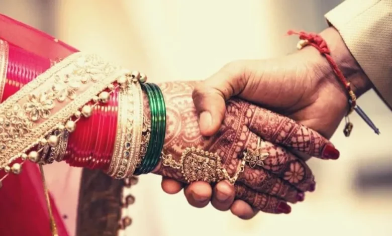चाचा की शादी में जा रहे भतीजे की मौत...: पत्नी से कहकर निकला था जल्दी आ जाऊंगा 1 Marriage 2