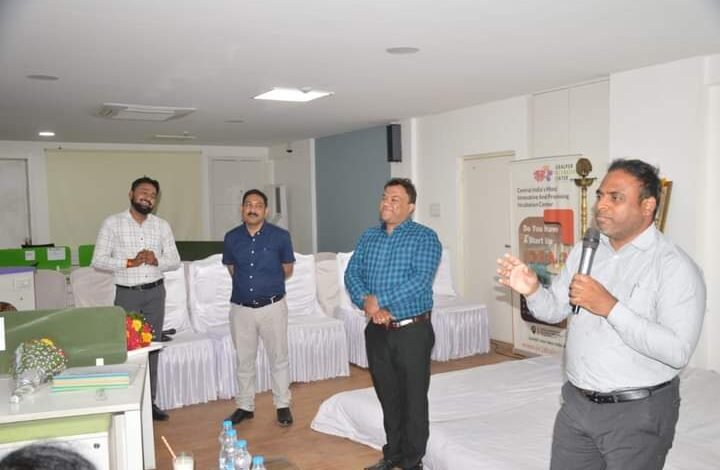 स्टार्टअप्स को इसी तरह पूरी ऊर्जा के साथ कार्य करने की प्रेरणा दी साथ ही जिला प्रशासन हर संभव मदद करेगा.. कलेक्टर 1 WhatsApp Image 2022 05 06 at 10.20.57 PM