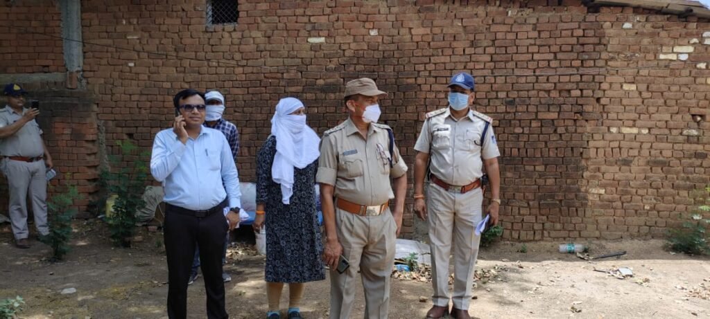 मोहनिया में कुख्यात आरोपी राघव के कब्जे से 30 लाख की शासकीय भूमि कब्जा मुक्त : 10 लाख का निर्माण किया गया ध्वस्त 2 WhatsApp Image 2022 05 14 at 1.25.30 PM