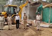 कुंडम में 75 लाख की शासकीय भूमि में कब्जा कर बनाया था ढाबा और तलघर : पुलिस प्रशासन ने चलाया बुल्डोजर 10 WhatsApp Image 2022 05 22 at 12.57.58 PM 1