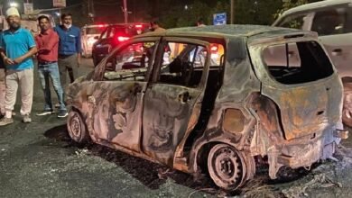 हवाबाग चर्च के पास धूं-धूंकर जली कार : चलते वाहन में लगी आग, लग गया जाम 9 new project 55 1653670837