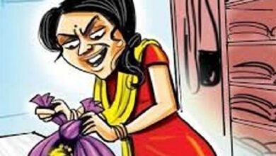 कोतवाली में नौकरानी निकली चोरनी : टाइल्स व्यापारी का लॉकर क्रेक कर चुराए 80 हजार रुपए नगद और लाखों के जेवरात, पुलिस ने दबोचा 7 0521 naukranii ki chori