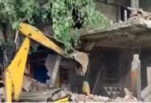 JABALPUR NEWS- कृषि उपज मंडी में तोड़ा गया जर्जर भवन: नोटिस के बाद भी मकान रिपेयर नहीं कराया तो निगम ने जमींदोज कर दिया ...देखें वीडियो.... 11 13 7