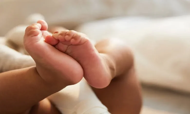 नाबालिग मां ने घोंटा ढाई महीने के बेटे का गला : बोली-रोता था इसलिए मार डाला 1 New Born baby min