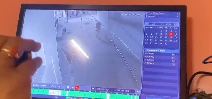 अधारताल में बमकांड : तत्वों ने घर में फेंके बम, क्षेत्र में दहशत 1 WhatsApp Image 2022 06 11 at 3.15.55 PM