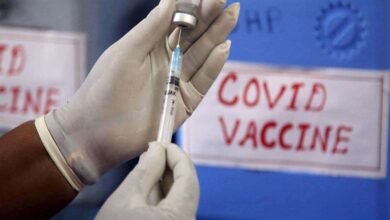 एक सिरिंज से 40 बच्चों का वैक्सीनेशन : टीकाकरण अधिकारी निलंबित 8 17 03 2022 covid vaccine 8596