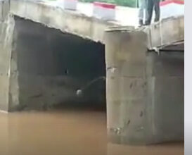 सालीबाड़ा का पुल बोला- हुआ है भ्रष्टाचार, भरभराकर गिर गया 10 860