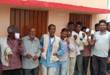 मध्यप्रदेश चुनाव का दूसरा चरण : वोटिंग के दौरान हवाई फायर, दरवाजा बंद कर फर्जी वोटिंग ; दो प्रत्याशियों के समर्थक भिड़े 14 8850