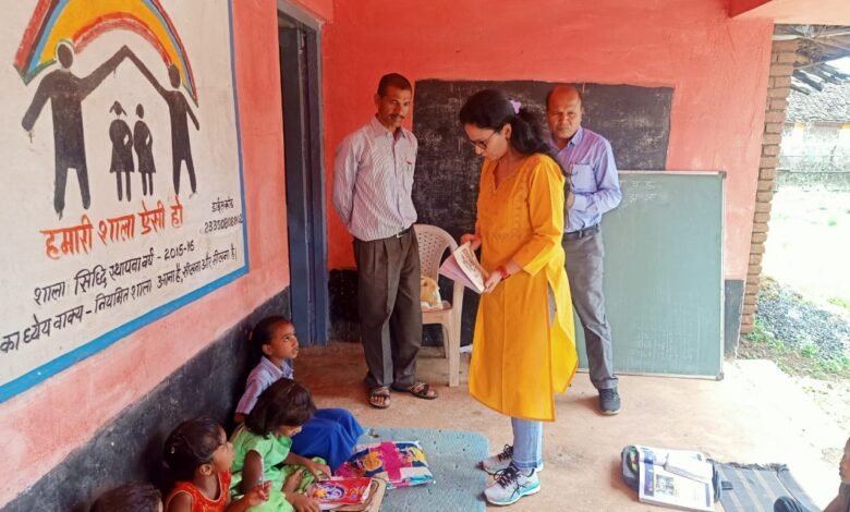 जिला पंचायत सीईओ ने किया कुंडम के गांवों का भ्रमण.- मडई शाला के प्रधानाध्यापक का एक दिन का वेतन काटने के निर्देश. 1 969dd4c8 36cb 427e acd3 0b8d1603dd88