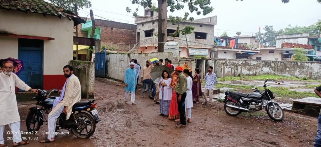 Live Yash Bharat Jabalpur: पनागर में प्रत्याशी मतदाताओं को खींचते नजर आए तो जबलपुर में वोट डालने बुर्जुगों में दिखा उत्साह 3 WhatsApp Image 2022 07 06 at 11.03.50 AM