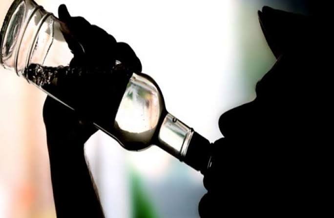 शराब के नशे में कहा- आसमान में घूमने जाना है और लगा ली फांसी, बेटे को खोकर चीख पड़े परिजन.... 1 images 2022 02 27T080105.460