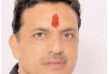 महापौर ने की विशेष पहल- फ्लाईओवर निर्माण के क्षेत्र की सड़कों को पांच दिनों के अंदर चलने लायक बनाने महापौर ने दिए निर्देश 12 05bb8b0c b55d 47a1 8df4 522d4973c514