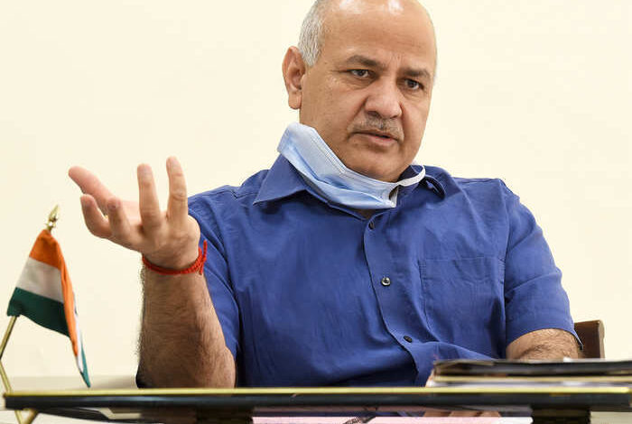 मनीष सिसोदिया के घर पहुंची CBI टीम:डिप्टी CM बोले- स्वागत है, नई एक्साइज पॉलिसी की जांच के लिए 21 जगहों पर टीमें मौजूद 1 10 5