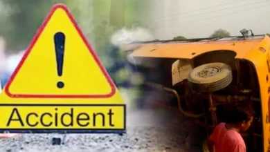 कुंडम में बेकाबू बस पलटी : महिलाओं समेत पांच यात्री बुरी तरह घायल 8 1494276 school bus