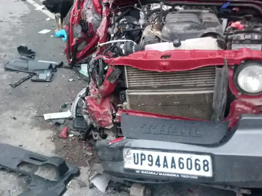 हनीमून पर निकले दंपती की दर्दनाक मौत : ट्रक से टकराई थार गाड़ी 1 6cb4916a f5ad 4eb5 883b a51d9c203208 1660889033894