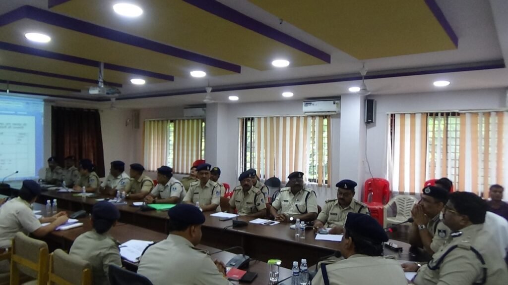 आईजी का कटनी, सिवनी, जबलपुर और छिंदबाड़ा दौरा : पुलिस का भी काम, हर घर तिरंगा फहरे, अपराधों पर भी नजर रखना है 3 8578d66c 29f6 48d3 b00d 105bd9c0f76c