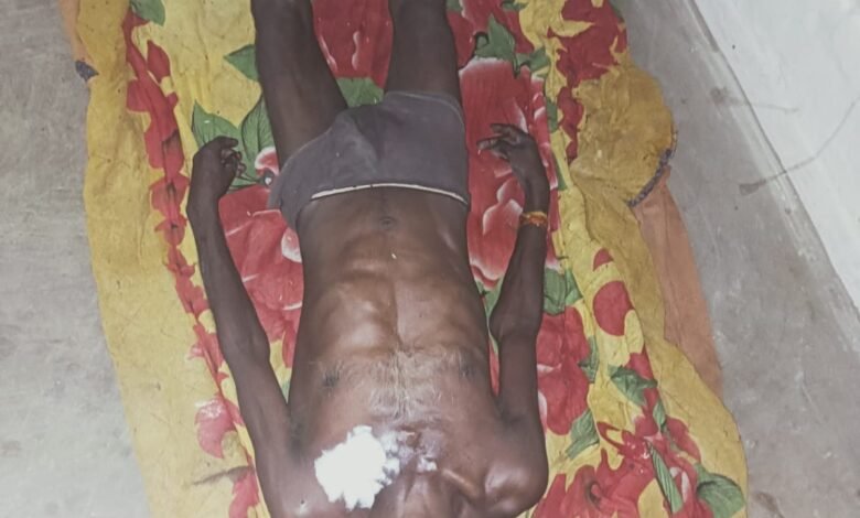 कुंडम में पिता की हत्या : सीने में कुल्हाड़ी से मारने के बाद 3 दिन घर में ही करता रहा इलाज, मौत हुई तो भागा गुजरात 1 IMG 20220810 WA0031