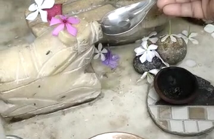 जबलपुर में नंदी बाबा पी रहे जल : अद्भुत चमत्कार देखने उमड़ी भक्तों की भीड़ .....देखें वीडियो..... 1 Screenshot 2022 08 26 13 33 15 803 com.whatsapp