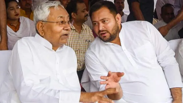 नीतीश कैबिनेट : तेजप्रताप समेत RJD के 16 मंत्री बनेंगे; 19 विधायक वाली कांग्रेस को केवल 2 पद 1 नीतीश तेजस्वी सरकार का पहला कैबिनेट विस्तार 16 अगस्त को कांग्रेस