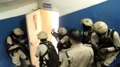 माल में घुसे आतंकवादी, एटीएस और पुलिस पहुंची 7 1 1