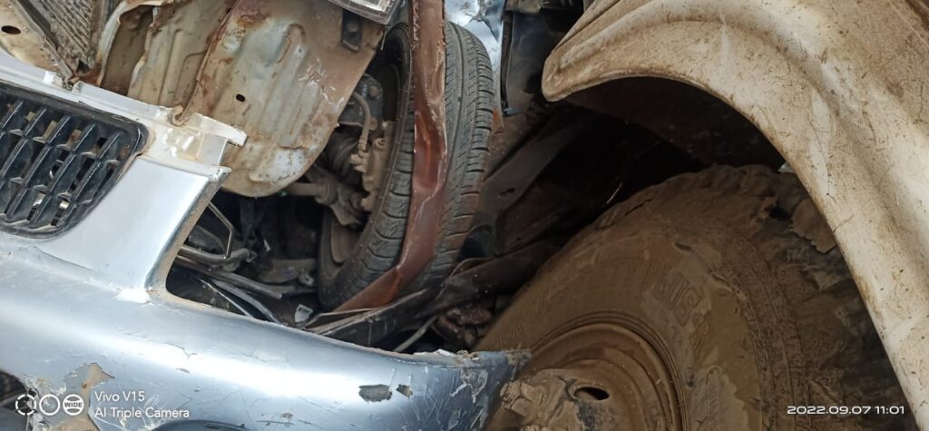 JABALPUR NEWS-संजीवनी नगर में बड़ा हादसा टला :कॉलोनी में घुस गया बेलगाम डंपर ;अनेक मकान और दुकान- कार हुए क्षतिग्रस्त ... वीडियो... देखें.... 2 15 2