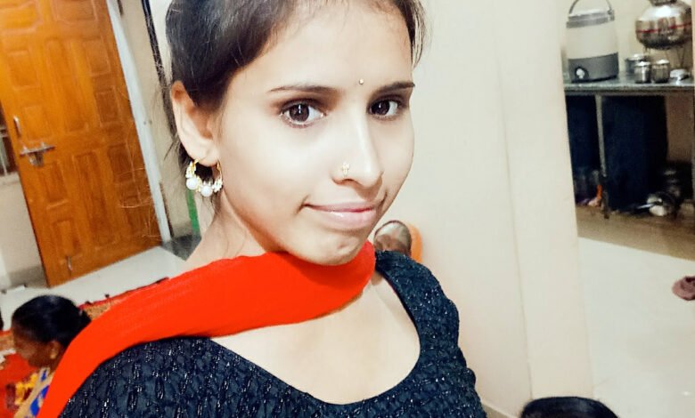 बाइक सवार डॉक्टर और ट्रेनी नर्स को बेकाबू लोडिड वाहन ने रौंदा : नर्स की दर्दनाक मौत, डॉक्टर का हाथ फ्रेक्चर 1 5