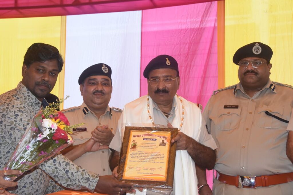 e8f77f63 00ee 4863 b2d4 e4eed24c9c9d