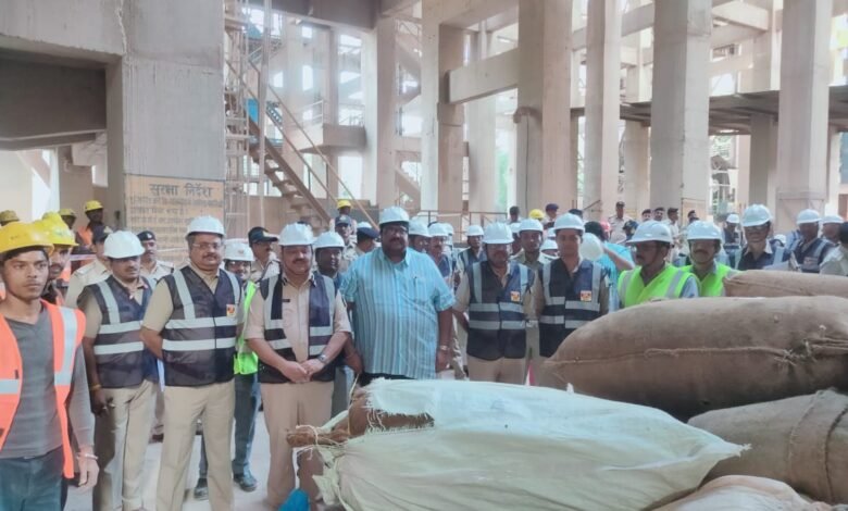 सीएम के निर्देश, एडीजी जोगा ने चलाया अभियान: जबलपुर जोन में पकड़ा गया गांजा-स्मैक और अफीम मैहर सीमेंट फेक्टरी में खाक 1 10 13