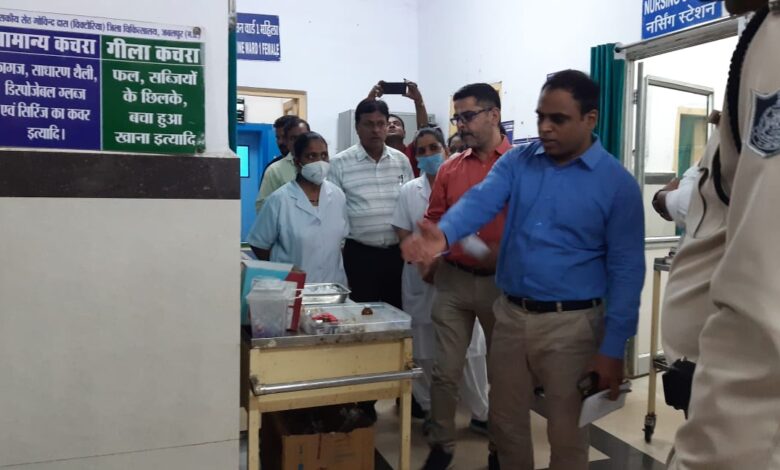 कलेक्टर का विक्टोरिया दौरा: सफाई ठेकेदार पर 20 हजार, अव्यवस्थित पार्किंग पर 10 हजार का जुर्माना ठोका, शिकायत मिली तो कर दूंगा सस्पेंड :कलेक्टर 1 11 2