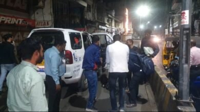 जबलपुर तीन पत्ती में कार चालक ने युवक को रौंदा : मां-बेटा गंभीर रुप से घायल, आरोपी फरार 7 Screenshot 2022 10 24 13 33 28 799 com.whatsapp