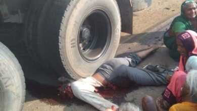 बरेला के पहाड़ीखेड़ा में युवक के सिर के ऊपर से निकल गया ट्राला, मौत : आक्रोशित भीड़ ने चालक और परिचालक को घेरकर की जमकर मारपीट, क्षेत्र में हड़कंप ....देखें पूरा वीडियो.... 10 10 2