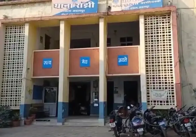 पुलिस की मुस्तैदी देखकर मासूम के छलक आए आंसू : कहा- आप ही हो असली हीरो 1 8ac35cef4e78fb9ff6ac326f5d8edc8e original