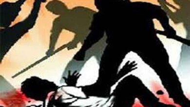 गोरखपुर में बलवा से हड़कंप : 5 हमलावरों ने स्कूटी सवार युवक को बीच रास्ते रोककर बेसवॉल के डंडों से किया प्राणघातक हमला 14 hamla