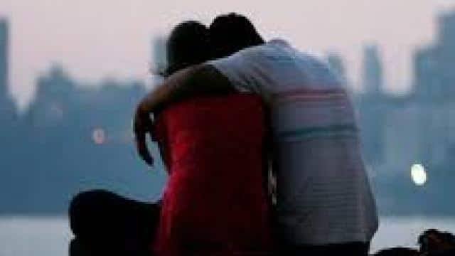 हनुमानताल में इश्क का जुनून : 25 वर्षीय युवती को अधेड़ से हुआ प्यार, परिजनों की इंकार के बाद घर से गायब हुई प्र्रेमिका, पुलिस ने खोजा 1 images 2022 03 14T224547.047