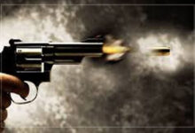 अधारताल में धांय-धांय : मंदिर के पुजारी पर फायरिंग से हड़कंप, हथेली से आरपार निकली गोली, दूसरी जांघ में धंसी 15 12133