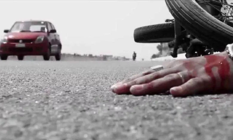 केंट में बेकाबू कार चालक ने स्कूटी सवार को रौंदा : टूट गए घुटने, लहूलुहान हालत में अस्पताल में भर्ती 1 07 09 2022 road accident 23050007
