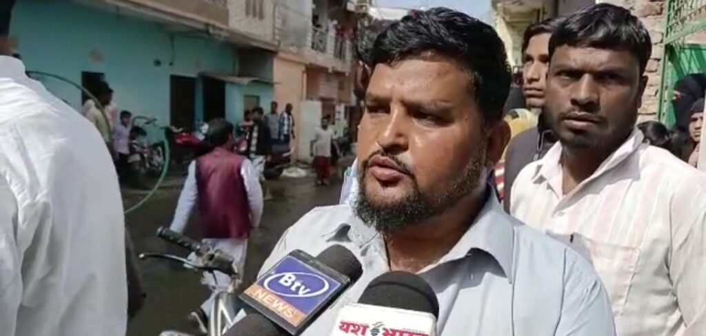 हनुमानताल के मक्का नगर में दर्दनाक अग्रिकांड : एक मासूम सहित महिला ने तोड़ा दम, करीब आधा दर्जन फंसे लागों को निकाला 4 1674545272938