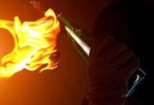खमरिया में जमकर चले पेट्रोल बम : बालकनी में रखा पलंग हो गया खाक, क्षेत्र में हड़कंप 10 download 2023 01 16T131601.692