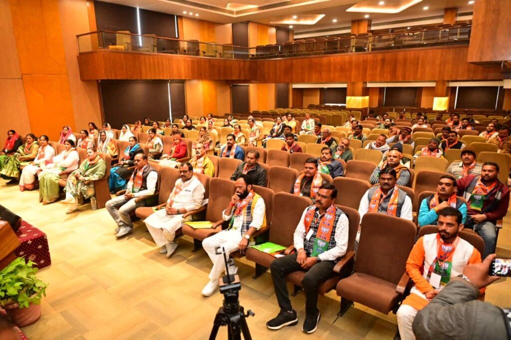 भाजपा का नगरीय निकाय जनप्रतिनिधि प्रशिक्षण वर्ग शुरू : भाजपा अपनी ताकत को प्रशिक्षित व जमीनी आधार को मजबूत कर रही -बीडी शर्मा 2 e9ca4102 7754 4054 8321 69ebe1537f19