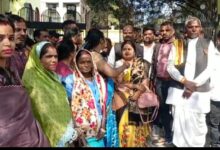 जबलपुर जनपद पंचायत में सदस्यों ने की तालाबंदी : कहा- मांगे नहीं मानी तो उग्र होगा आंदोलन, अडिय़ल रवैया छोड़ें मुख्यमंत्री शिवराज 11 f2214ed5 9be0 4572 9d08 59e9a5103a36