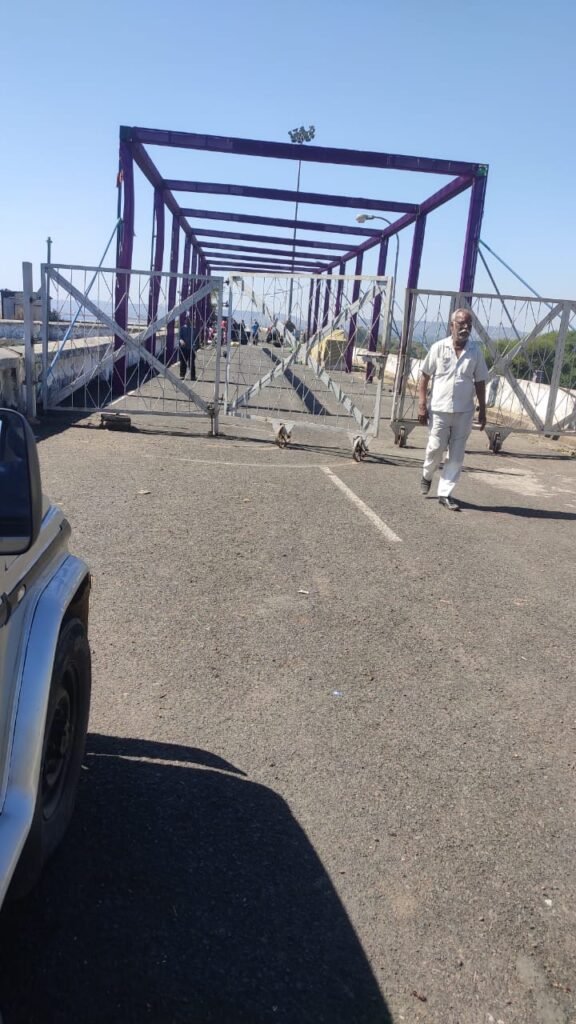 जबलपुर बरगी बांध की सुरक्षा से खिलवाड़: बरगी डेम के प्रतिबंधित क्षेत्र में तन गया शादी का पंडाल 3 11 7