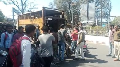 कैंट में नो पार्किंग वाहनों पर बड़ी कार्रवाई : 40 वाहन किए गए जब्त, दी हिदायत 6 193f0c5a 0ec6 4d0f a01f febc4937b7f4