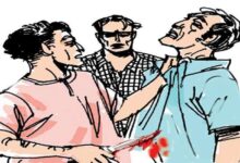 मजाक करने पर सिविक सेंटर चौपाटी में चले चाकू : चायनीज दुकान कर्मी ने दनादन वार युवक को कि या घायल 10 27 01 2022 knife murder 22415839